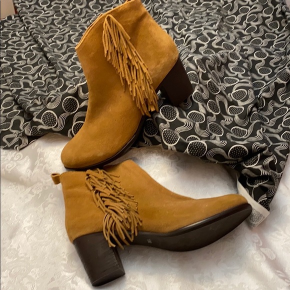 Matisse Shoes - EUC - Matisse - Suede Leather Fringed Ankle Boots